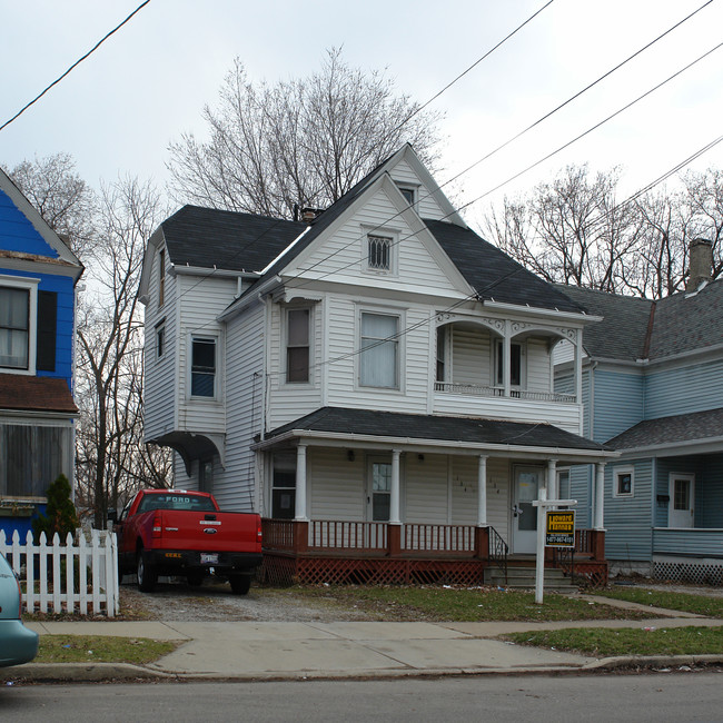 134 W Bridge St in Elyria, OH - Foto de edificio - Building Photo