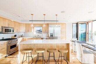 814 Monterey Blvd in Hermosa Beach, CA - Foto de edificio - Building Photo