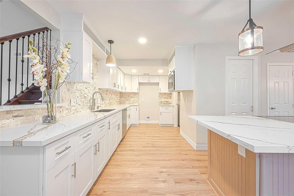 2446 Long Reach Dr in Sugar Land, TX - Building Photo