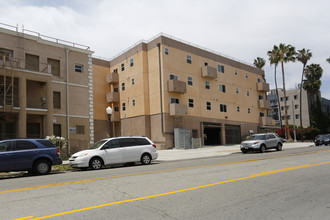Westlake Park Square Apartments in Los Angeles, CA - Building Photo - Building Photo