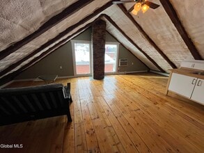 715 Hudson Ave in Stillwater, NY - Foto de edificio - Building Photo