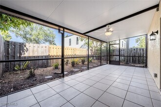 11674 Pointe Cir in Ft. Myers, FL - Building Photo - Building Photo