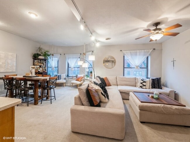 1038 W Byron St in Chicago, IL - Building Photo - Building Photo