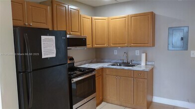 715 NE 2nd Ave in Fort Lauderdale, FL - Building Photo - Building Photo