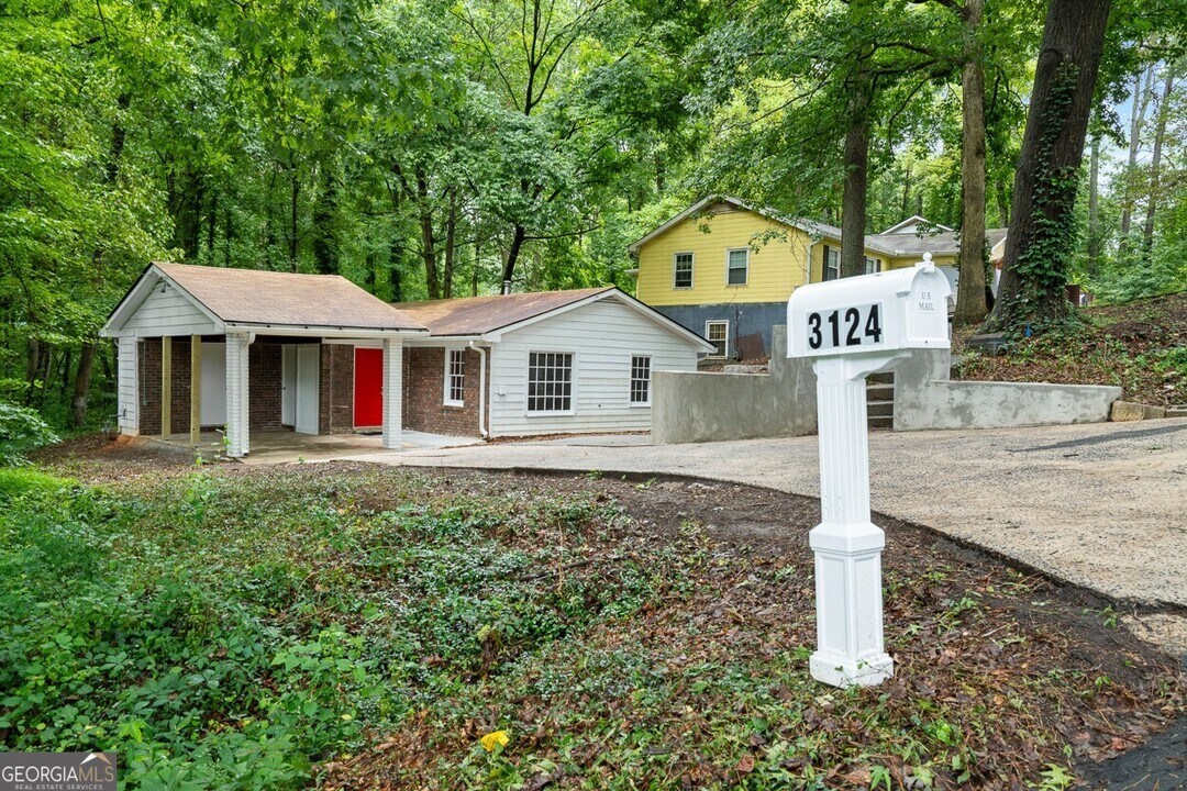 3124 Shirley Dr in Kennesaw, GA - Building Photo