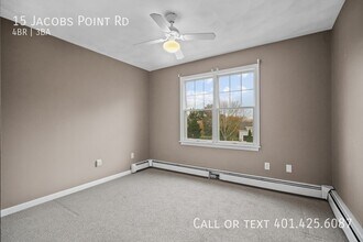 15 Jacobs Point Rd in Warren, RI - Building Photo - Building Photo
