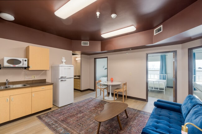 Brewster Hall in Cheney, WA - Foto de edificio - Interior Photo