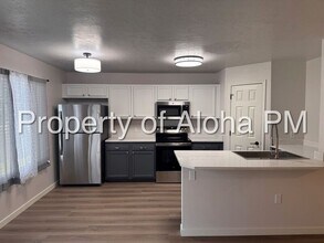 1069 W Pine Ave in Meridian, ID - Building Photo - Building Photo