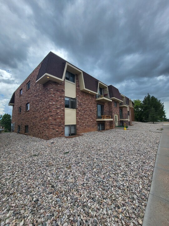 1408 Canby St in Laramie, WY - Foto de edificio