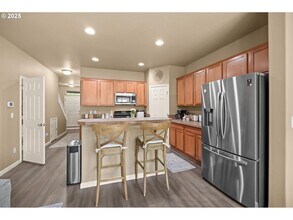 1412 NE Alexandria Pl in Hillsboro, OR - Building Photo - Building Photo