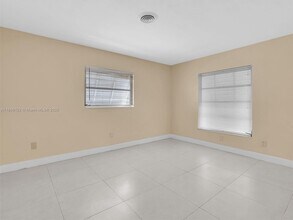 3917 E Lake Rd in Miramar, FL - Building Photo - Building Photo
