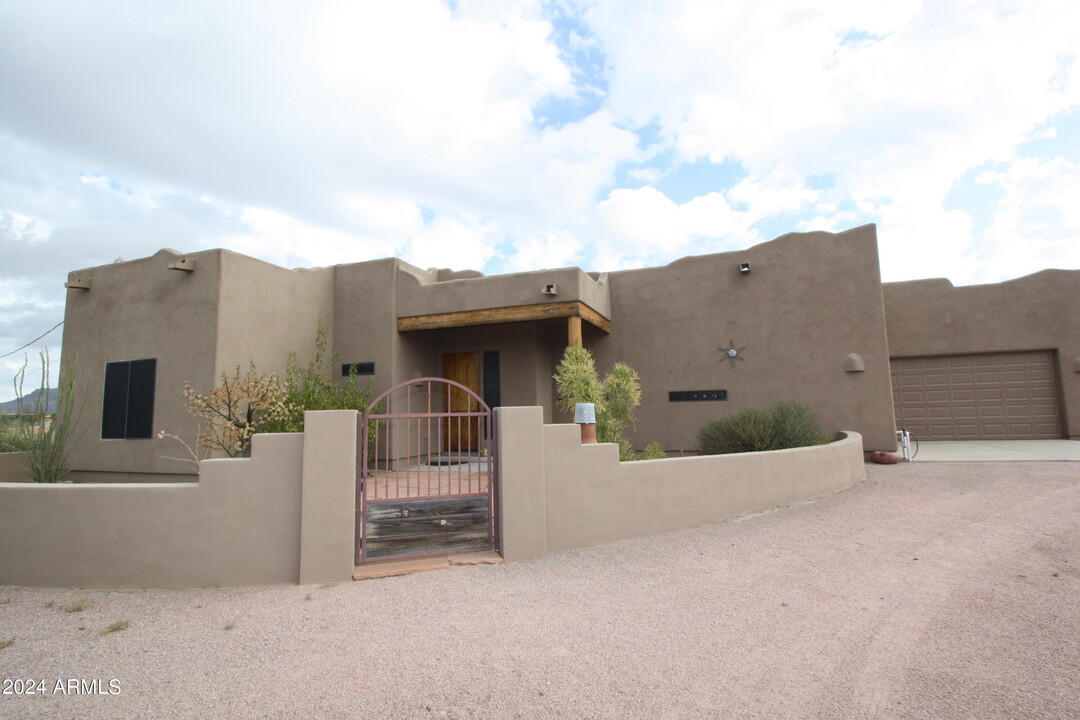 2872 E Siesta St in Apache Junction, AZ - Building Photo