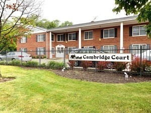 2818 Dundee Rd, Unit 11A in Northbrook, IL - Building Photo - Building Photo