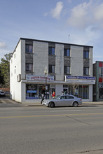 250 Lakeshore Rd E in Mississauga, ON - Building Photo - Building Photo