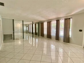 4801 Washington St in Hollywood, FL - Building Photo - Building Photo