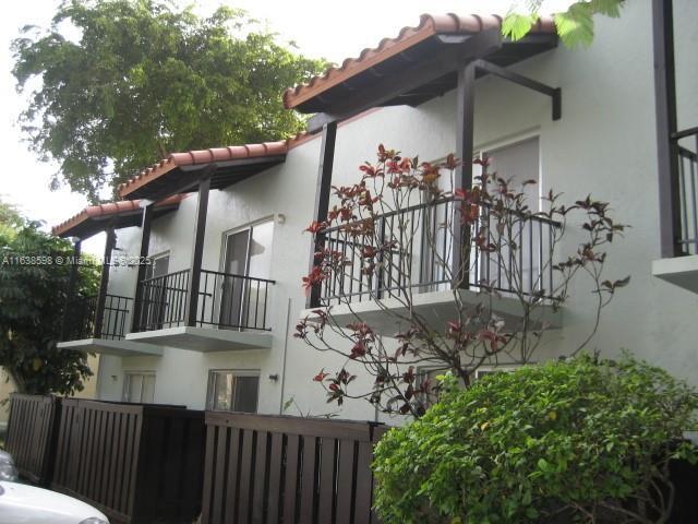 10820 N Kendall Dr in Miami, FL - Foto de edificio