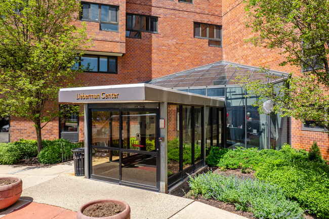 Gross Point Elderly Housing in Skokie, IL - Building Photo - Building Photo