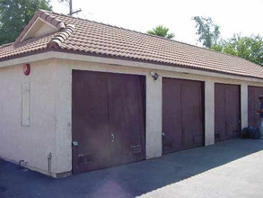 Casa Linda Apartments in Fontana, CA - Building Photo - Building Photo