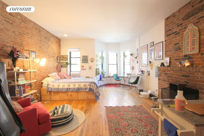 property at 146 W 70th St