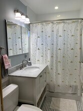 1045 Adams St, Unit 2 in Boston, MA - Foto de edificio - Building Photo