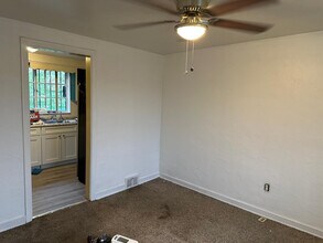 2015 Fairlawn St in Pittsburgh, PA - Building Photo - Building Photo