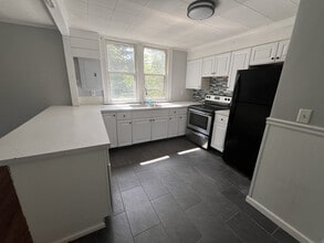 486 Mohegan Ave Pkwy in Waterford, CT - Building Photo - Building Photo