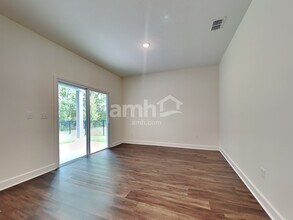 12223 Sapp Rd in Jacksonville, FL - Foto de edificio - Building Photo