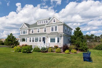 159 Beach Ave in Kennebunk, ME - Building Photo - Building Photo