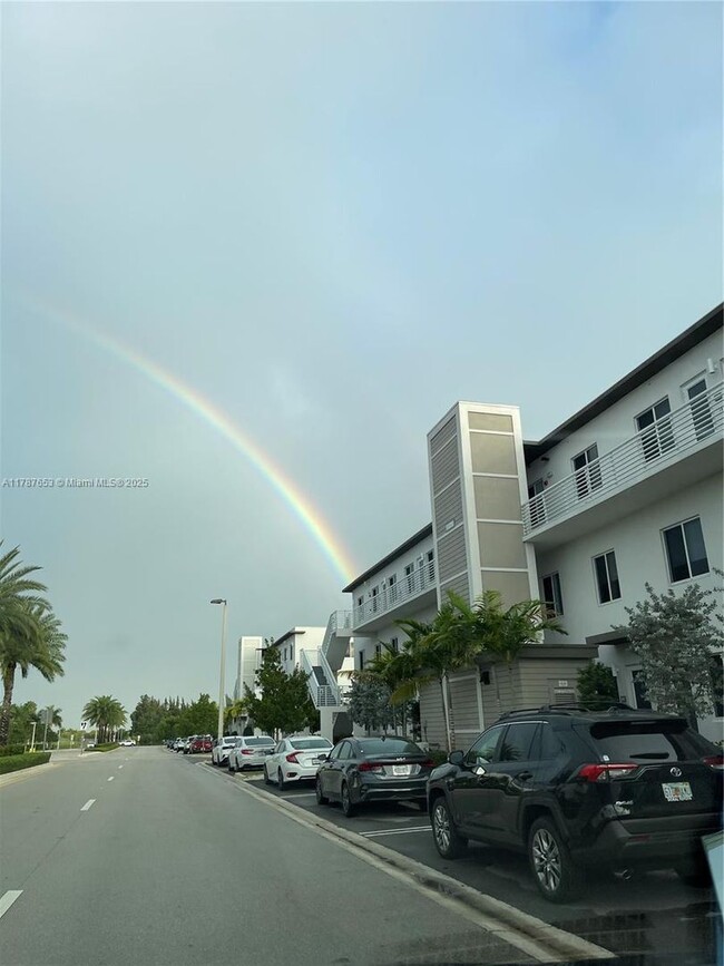 10250-10266 302 in Doral, FL - Building Photo - Building Photo