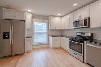 261 Eastern Ave SE, Unit #1 in Grand Rapids, MI - Foto de edificio - Building Photo