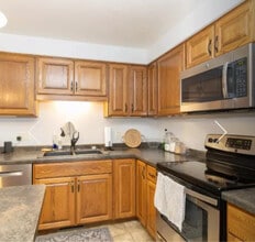 2748 W Parkmoor Ct in Appleton, WI - Foto de edificio - Building Photo