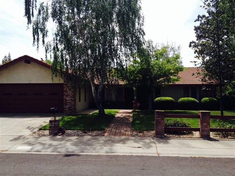 1500 Geary Cir in Yuba City, CA - Foto de edificio