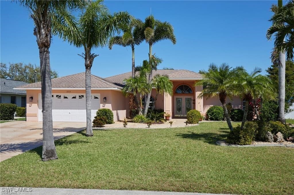 233 SW 44th Terrace in Cape Coral, FL - Building Photo