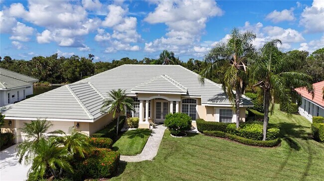 8200 Deerbrook Cir in Sarasota, FL - Foto de edificio - Building Photo