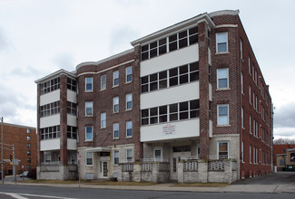 567 Pleasant St in Holyoke, MA - Building Photo - Building Photo