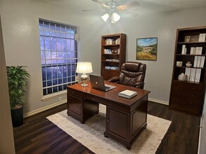 5853 Village Forest Ct in Houston, TX - Building Photo - Building Photo