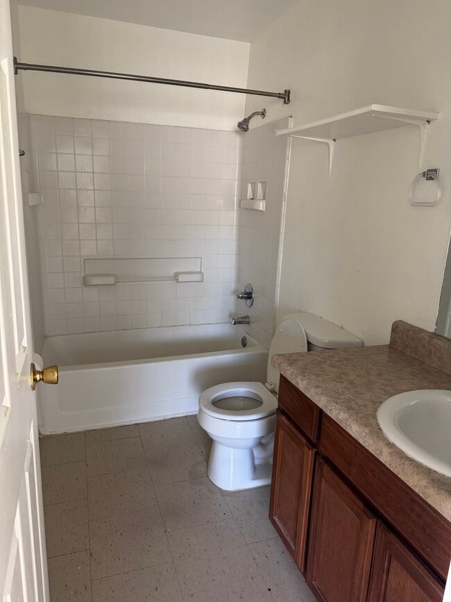 476 Camino Brizza Bonnel in Rio Rico, AZ - Building Photo - Building Photo