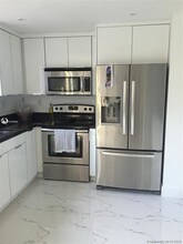 18821 NW 84th Ct-Unit -702-7 in Hialeah, FL - Building Photo - Building Photo