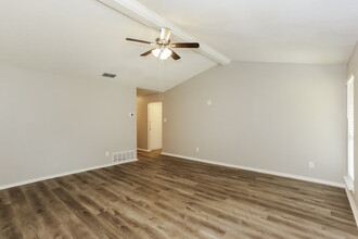 6221 Valley Forge Ct in Arlington, TX - Building Photo - Building Photo