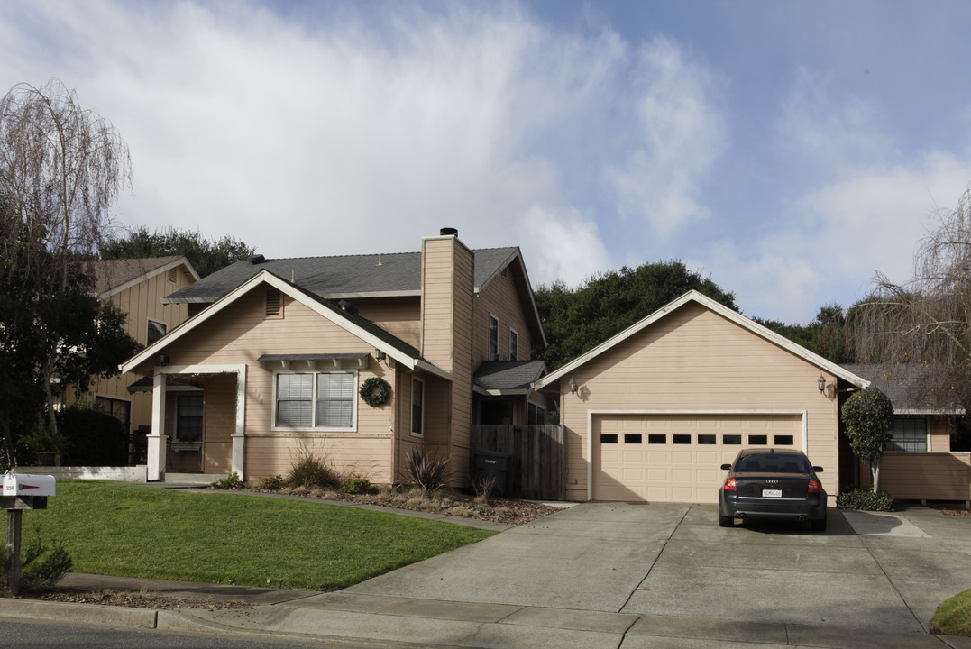 326-328 K St in Petaluma, CA - Foto de edificio