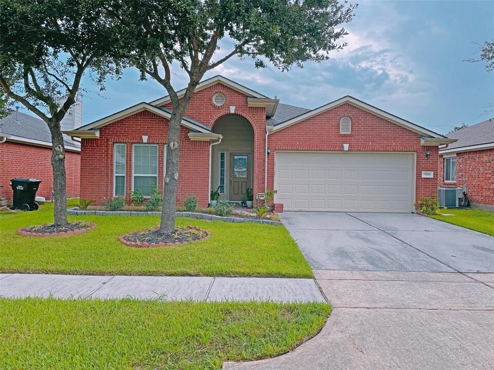 9626 Winter Bloom Ln in Houston, TX - Foto de edificio