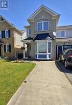 10 Vista Green Crescent in Brampton, ON - Building Photo