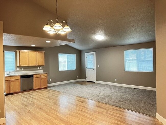 226 Helton Way SE in Salem, OR - Building Photo - Building Photo