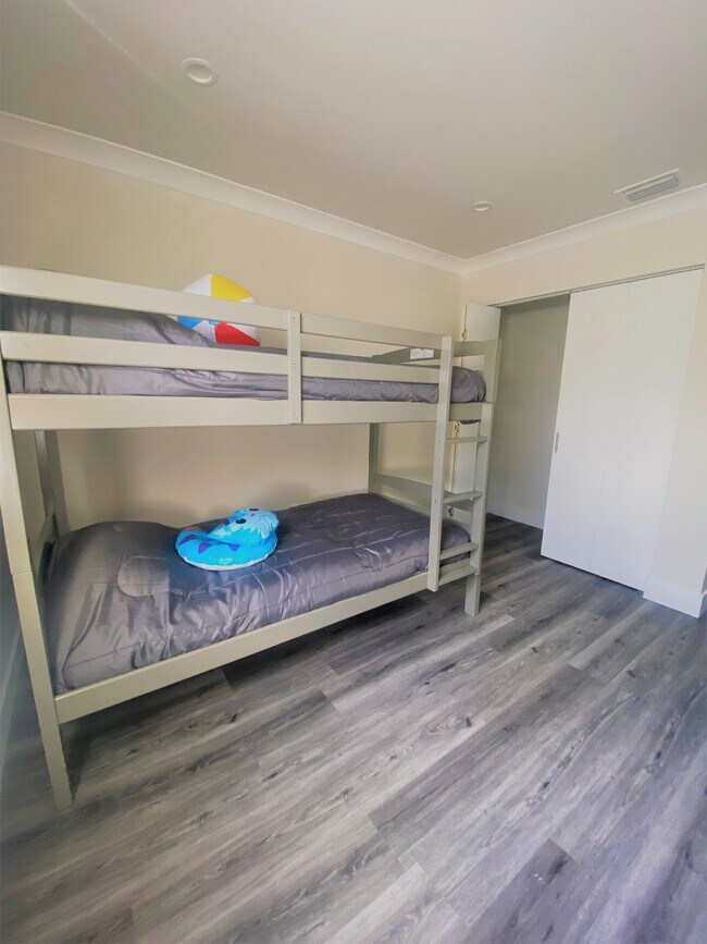 273 SW Sterret Cir, Unit 501 in Port St. Lucie, FL - Foto de edificio - Building Photo