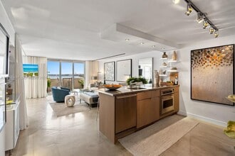 5 Island Ave in Miami Beach, FL - Building Photo - Building Photo