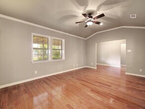 2905 Perry Ln in Austin, TX - Building Photo - Building Photo