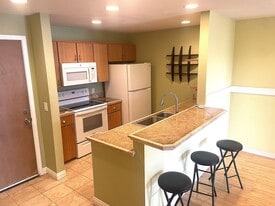 64 Kunihi Ln in Kahului, HI - Building Photo