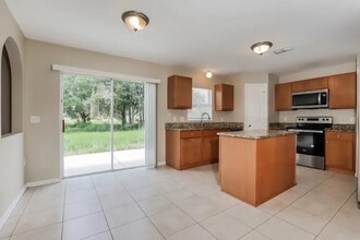 692 Sunway Ln in Winter Haven, FL - Building Photo - Building Photo