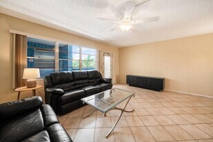 3011 Lincoln A in Boca Raton, FL - Building Photo