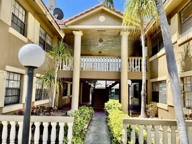 property at 2624 Riverside Dr